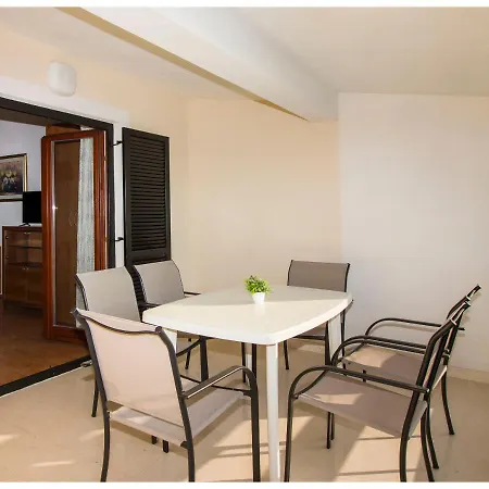 Apartment Zdravko *